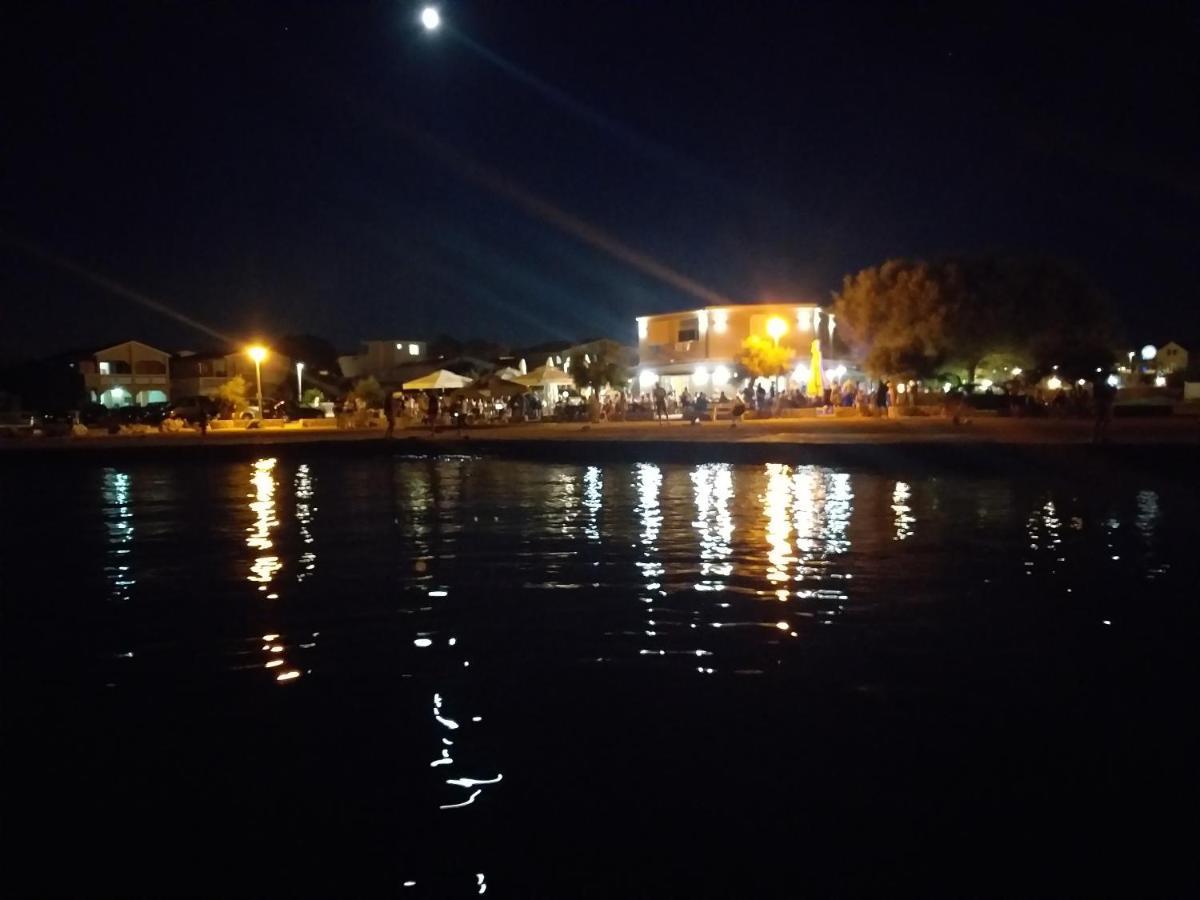 Familien Ferienhaus Vir Croatia 150M Strand Restaurant Einkaufen Exterior photo